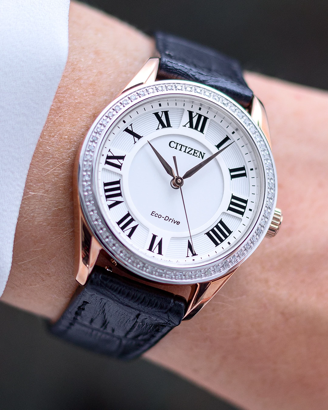 Arezzo Watch with Sleek Design and Subtle Shine