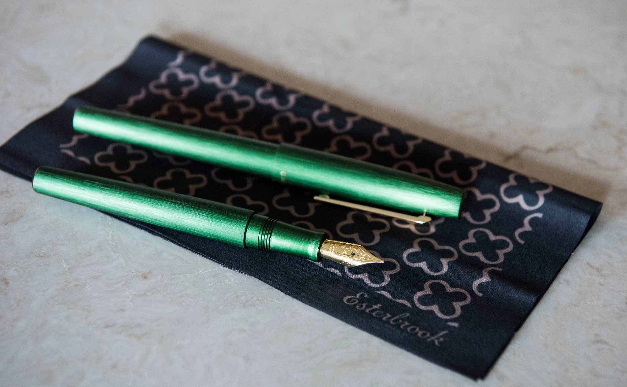 Green Fountain Pen image number 1
