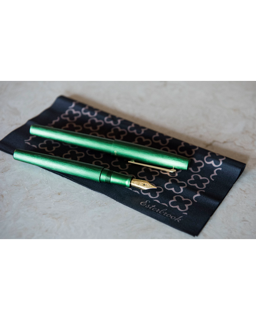 Green Fountain Pen image number 1
