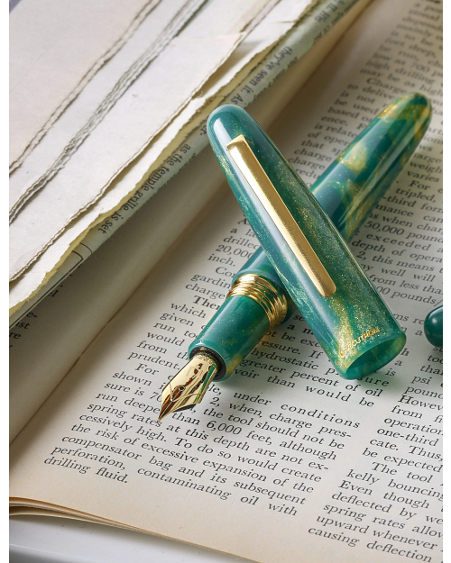 Accutron Oversize Estie Pen with an 18kt Gold Nib image number 2