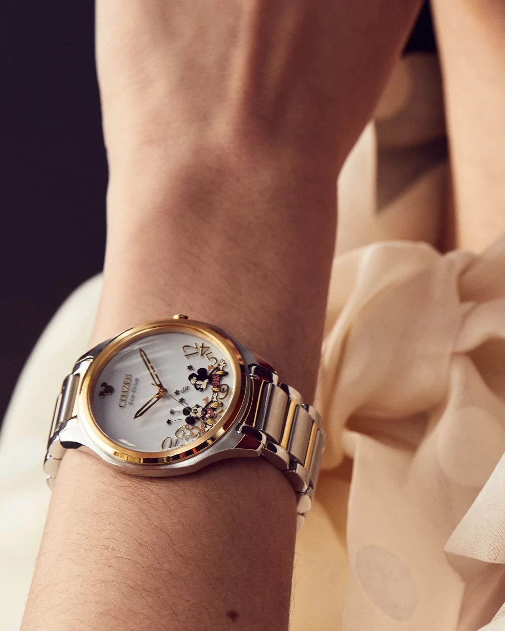 Falling Mickey & Minnie image number 3