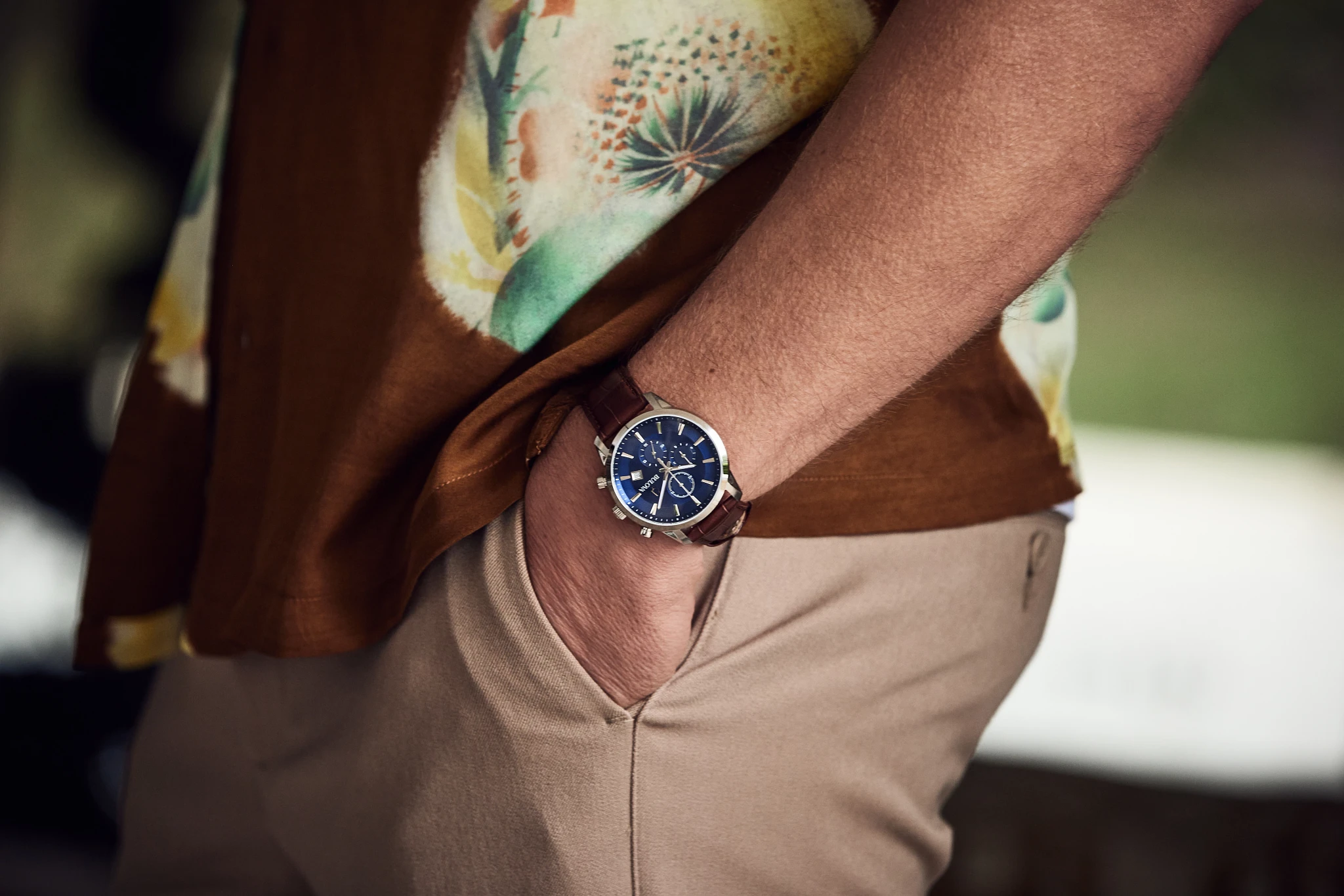 Sutton image number 4